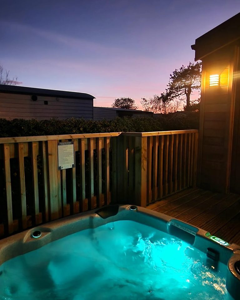 hot tub garreg goch