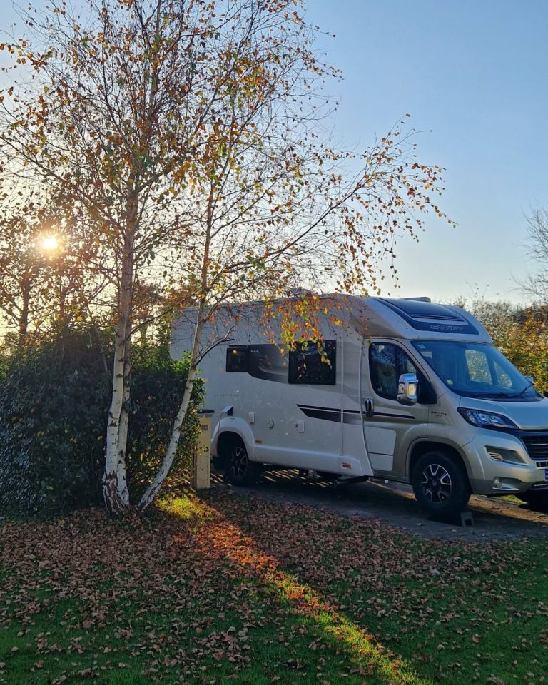 motorhome autumn